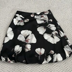 Whitehouse BlackMarket silk floral print skirt. Lined, size 0